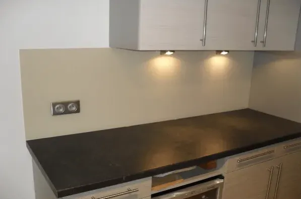 Crédence vitrée beige