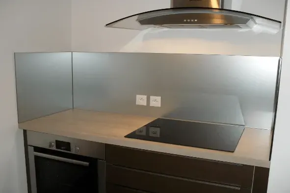 Crédence teinte inox