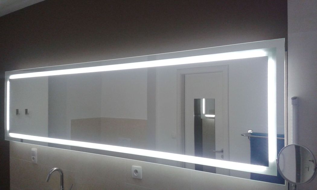 Miroir à éclairage LED Arenthon