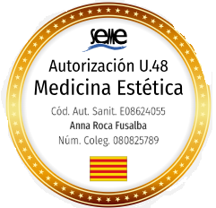 Un círculo dorado con las palabras medicina estética en él.
