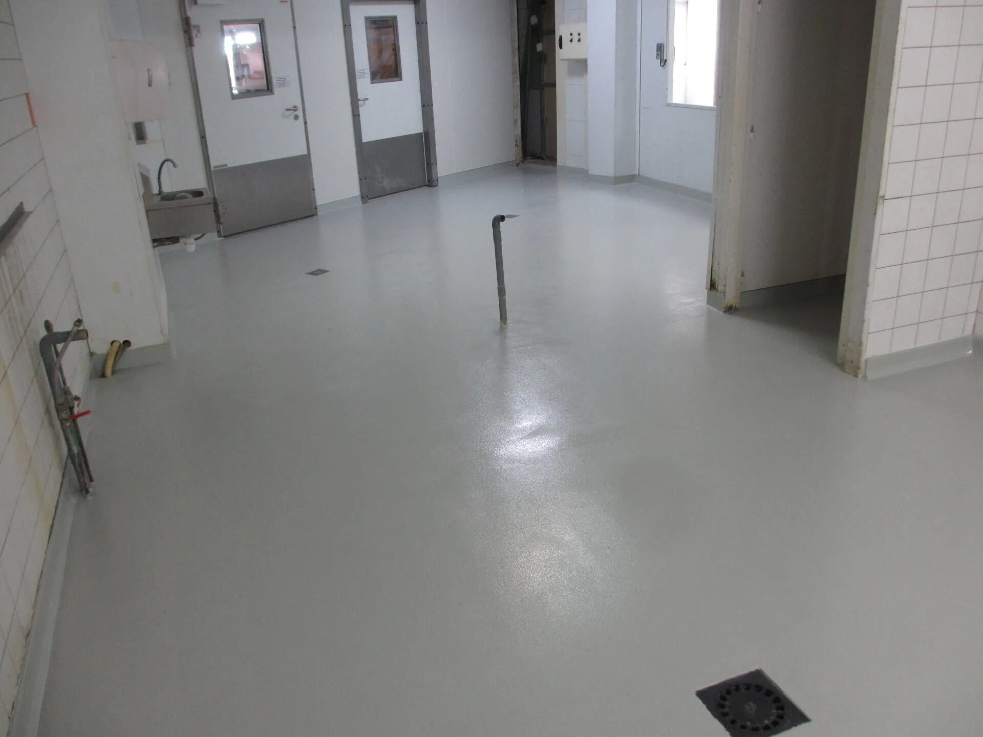 Un sol avec deux portes