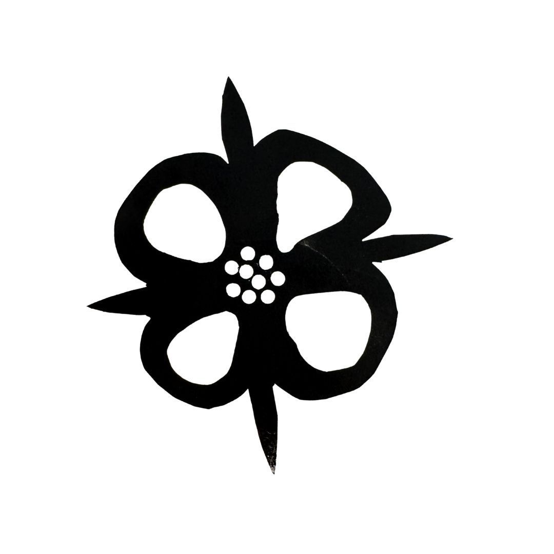 Eine schwarz-weiße Zeichnung einer Blume mit Blättern auf weißem Hintergrund.