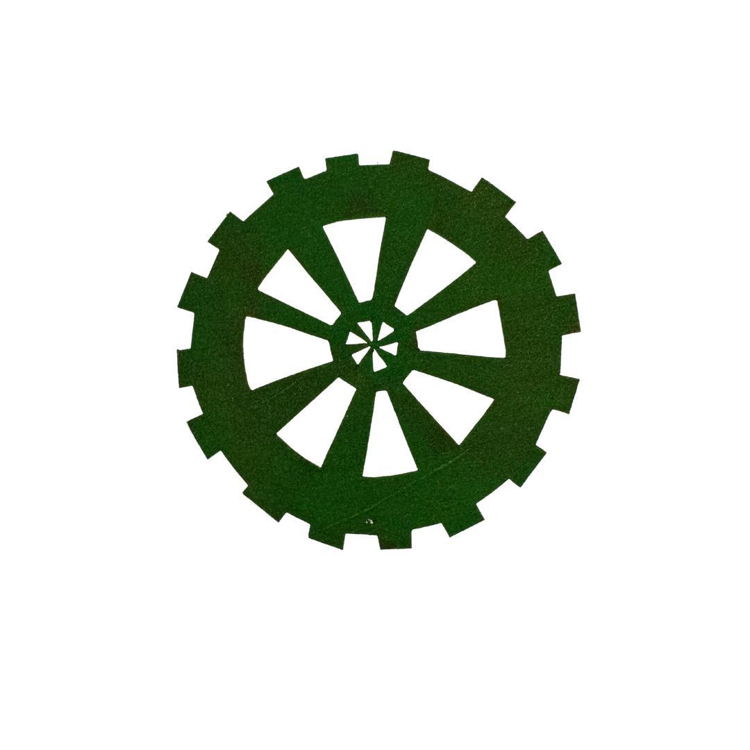 Ein grünes Zahnrad mit weißer Mitte auf weißem Hintergrund