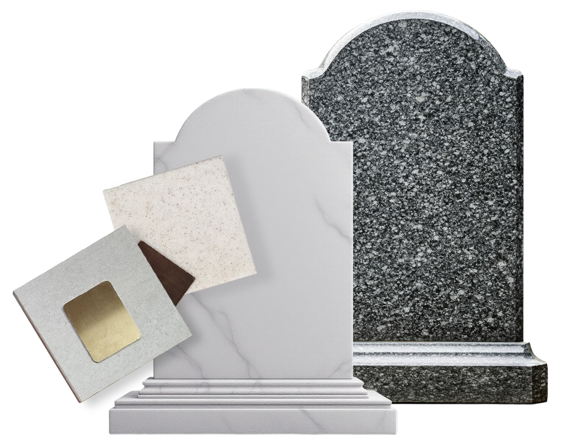 Deux pierres tombales et des morceaux de marbre
