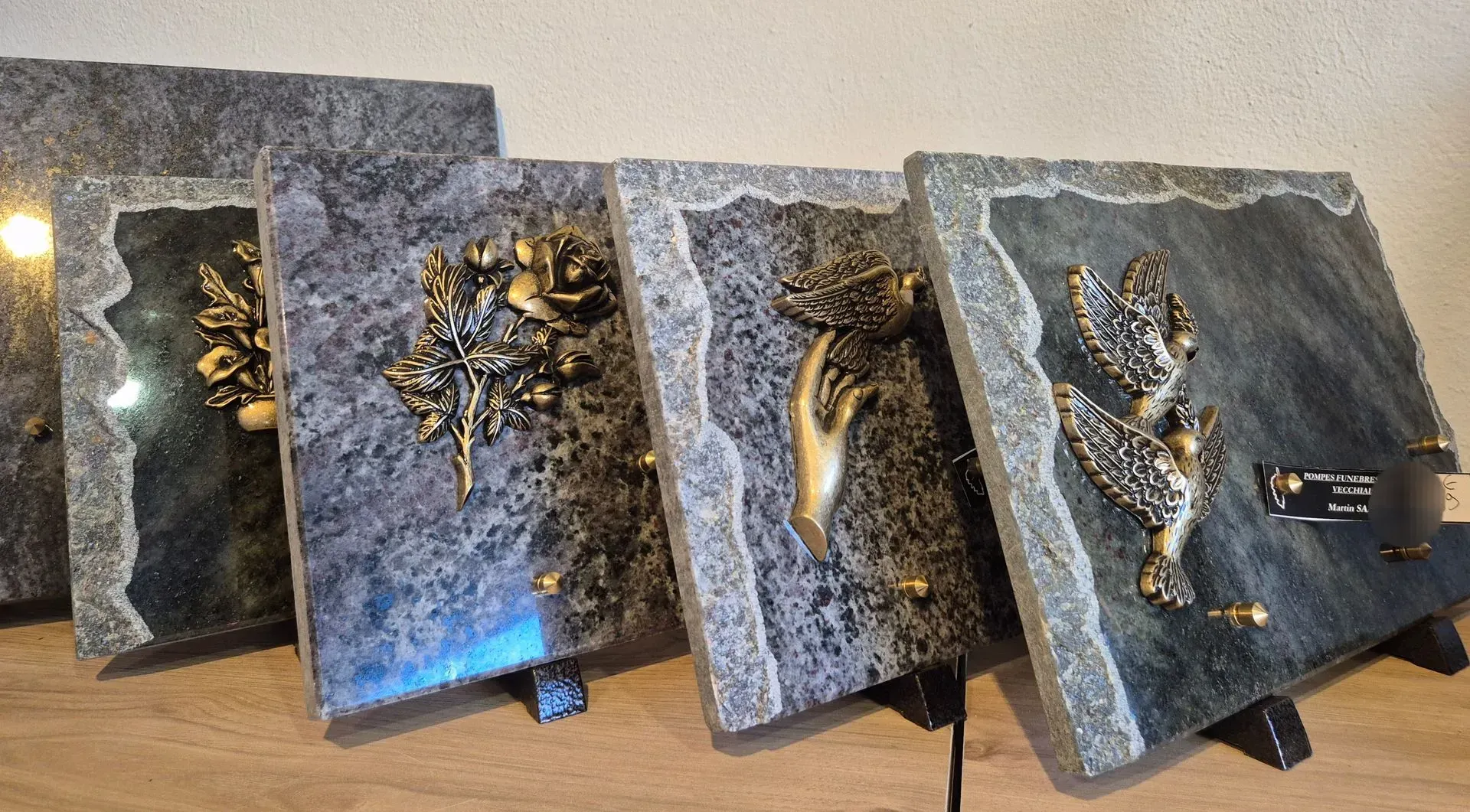 Série de plaques funéraires