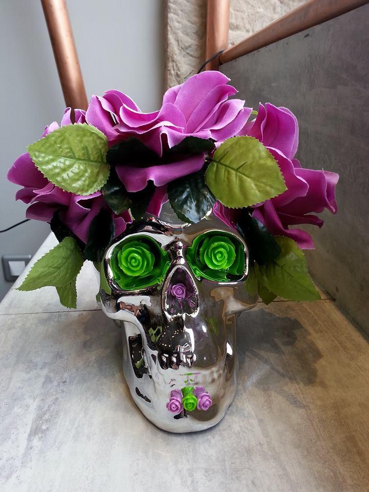 Déco en fleurs tête de mort