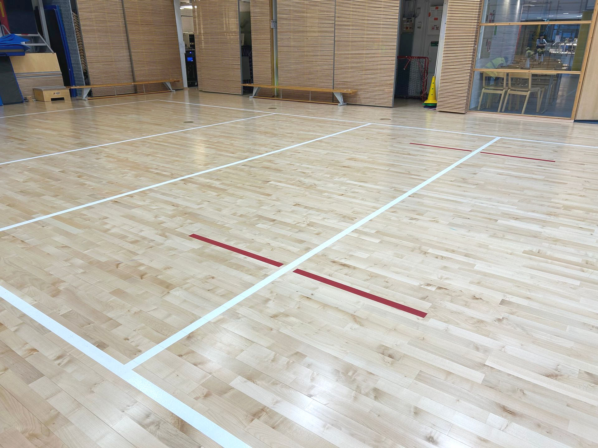 Junckers massiivipuupintainen liikuntalattia