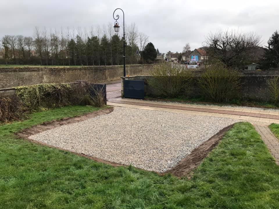 Création d’un parking en graviers, travaux