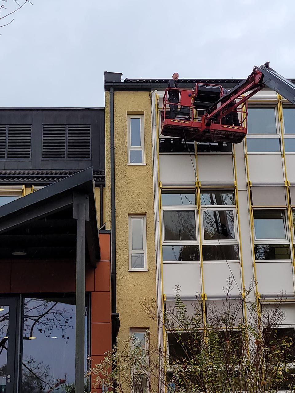 Fenster letzte Etage Montage von FB Handel und Montagebetrieb