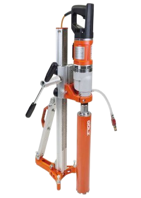 Machine de forage à noyaux orange et argent montée sur un support, avec une poignée noire.