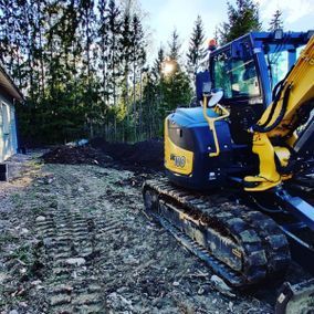  Tela-alustainen kaivinkone