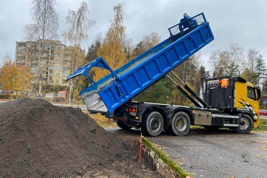 Pihan rakennustyöt