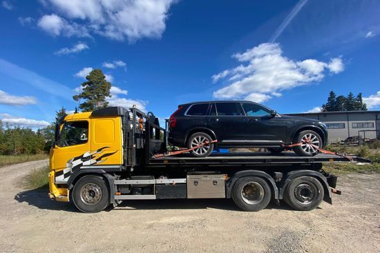 Työkoneita maanrakennustyömaalla