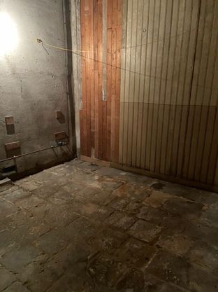 Un garage vide et propre