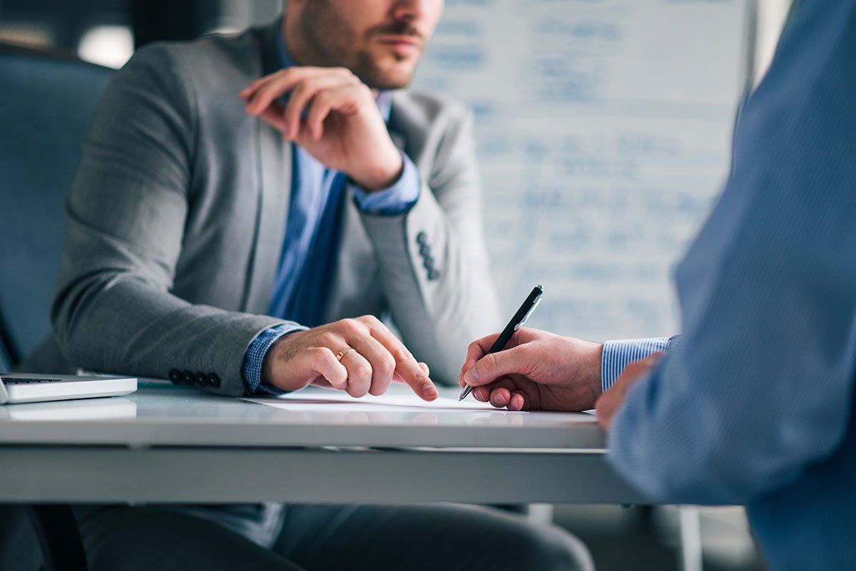 Accord commercial entre deux personnes.