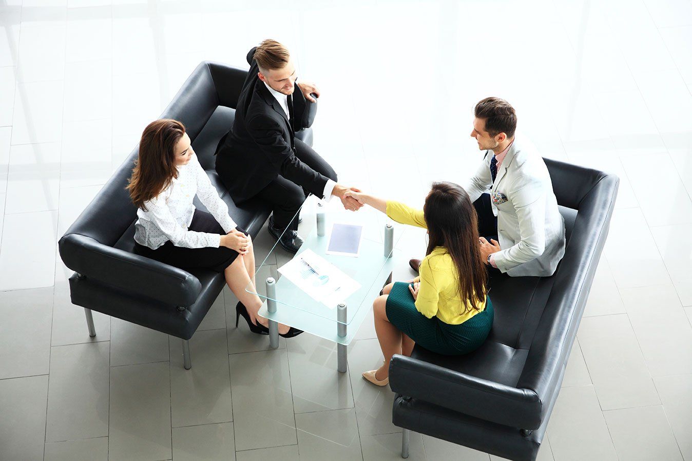 Réunion entre avocats et leurs clients