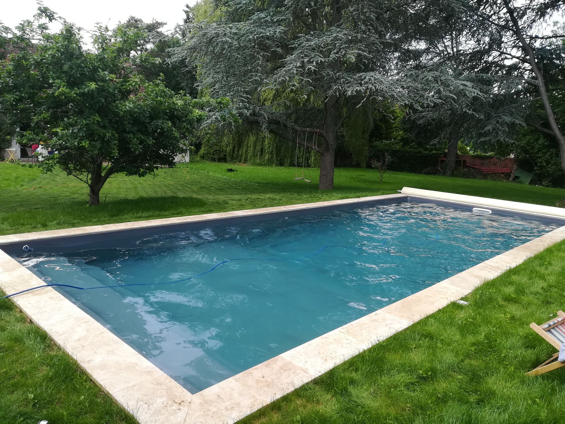 Piscine creusée dans grand terrain