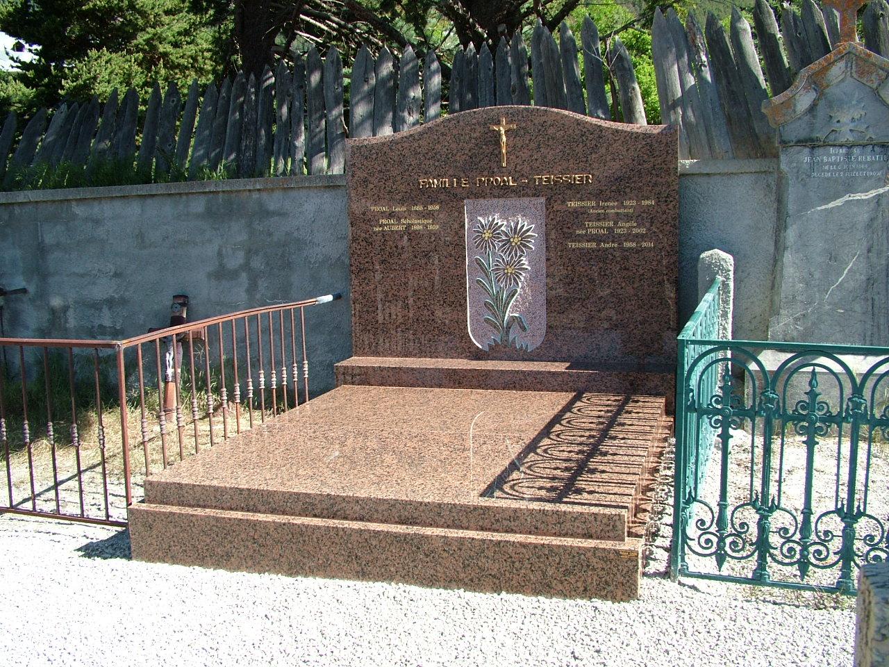 Marbrier funéraire aux Sanières