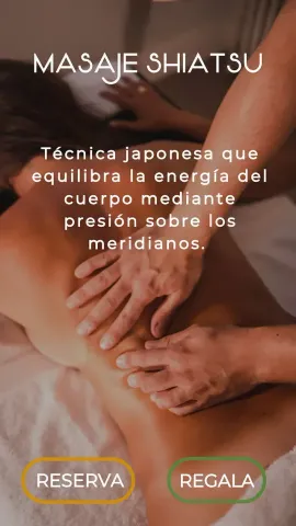 Una persona está recibiendo un masaje en un idioma extranjero.