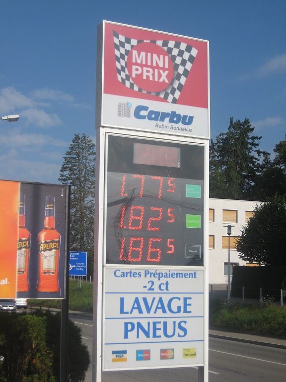 Carbu SA: Station service miniprix, pneus et station de lavage