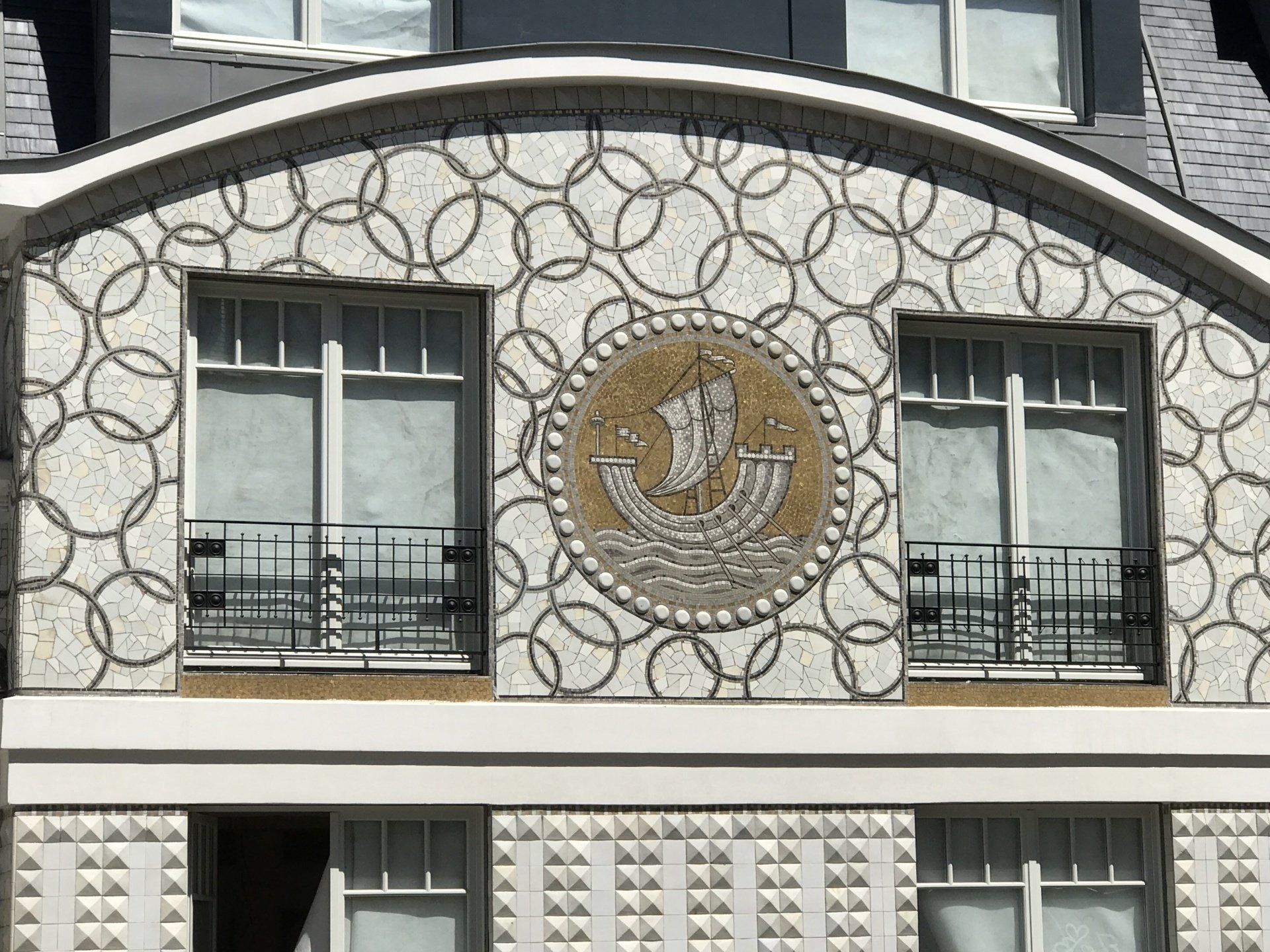 Restauration mosaïque extérieure, Hôtel Lutetia Paris