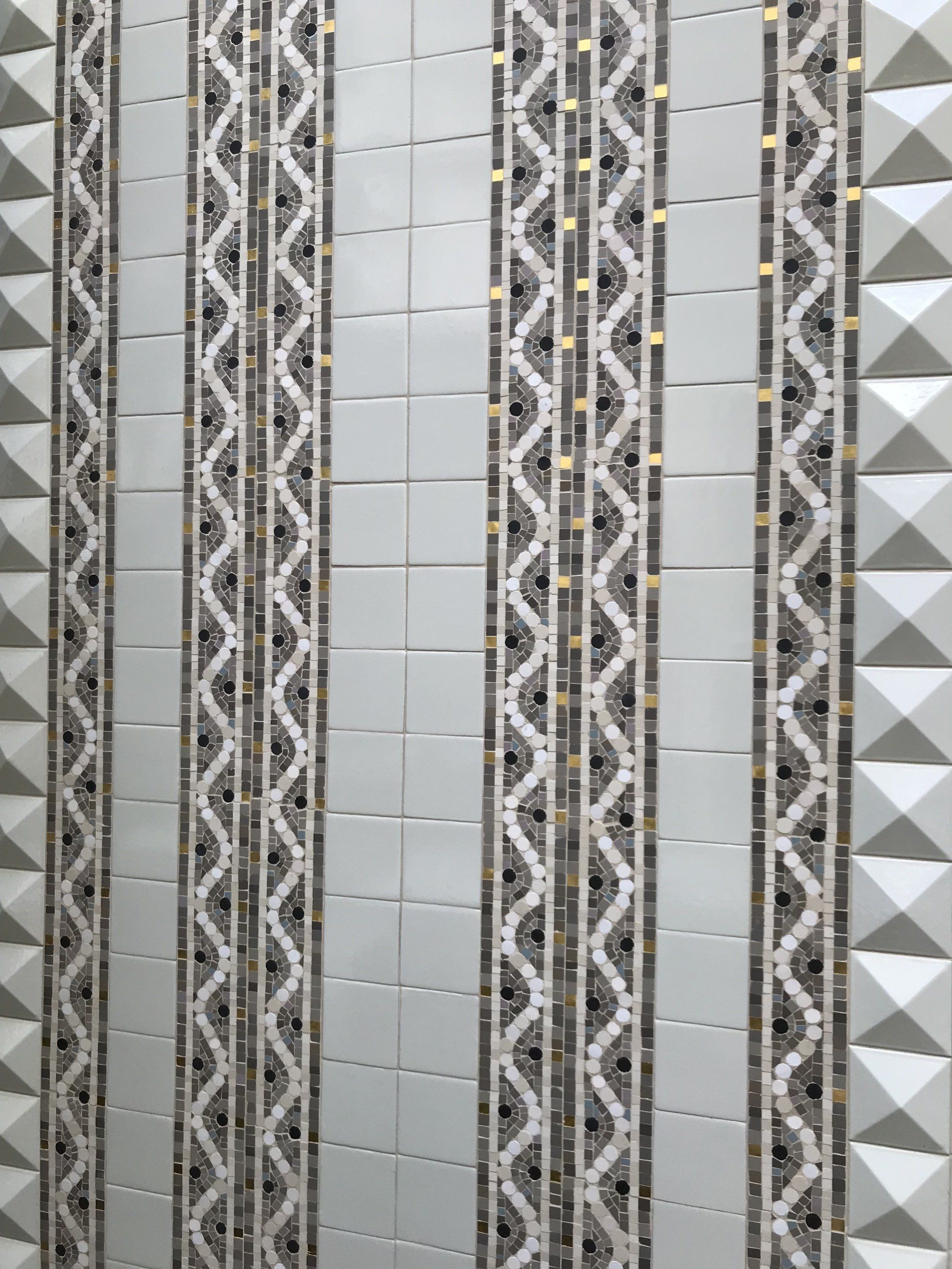 Détail de la façade en céramique