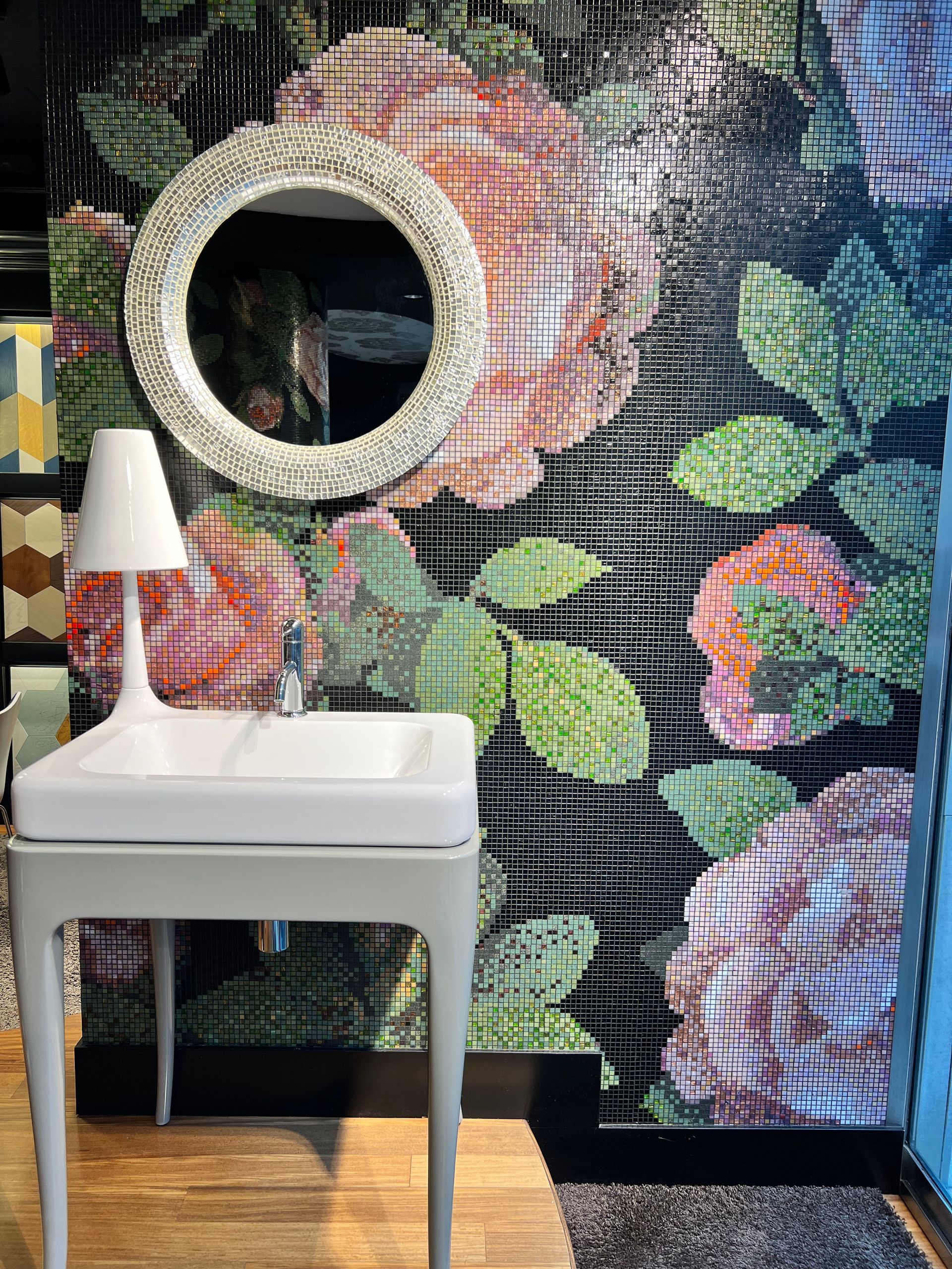 Mosaique qui dessine des roses