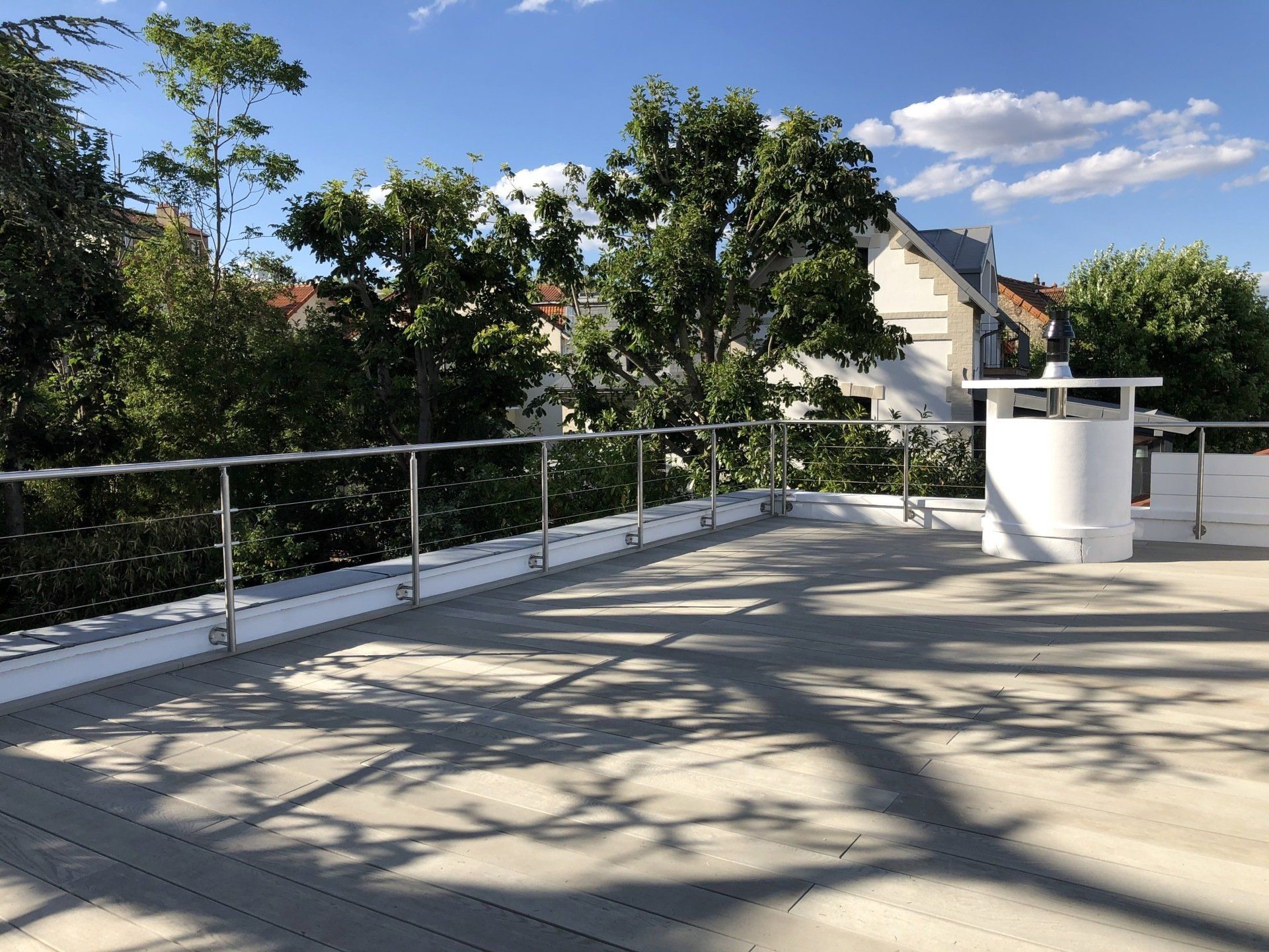 Pose d'un revêtement extérieur et garde corps inox