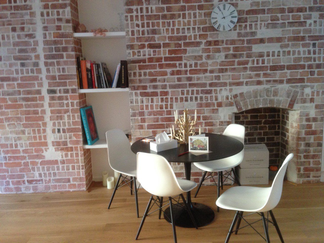 Rénovation et traitement des briques sur un mur