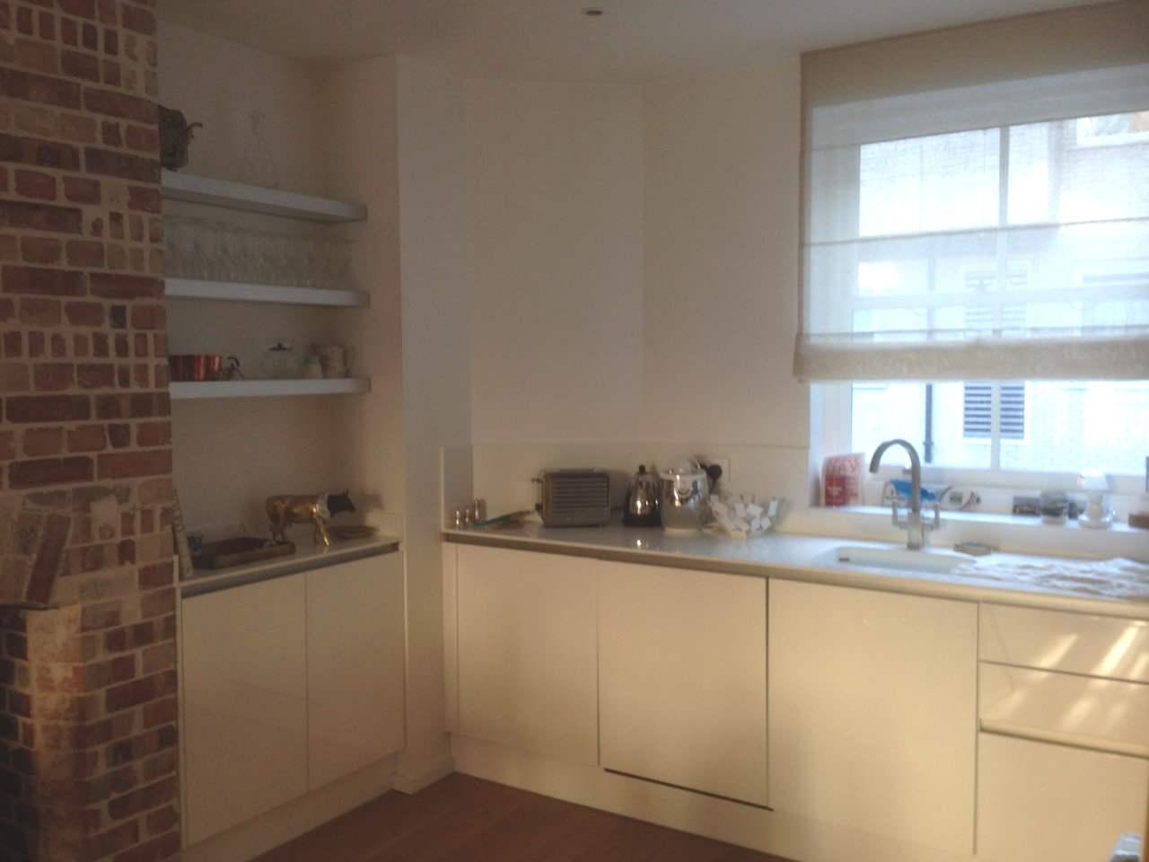 Pose des éléments de cuisine