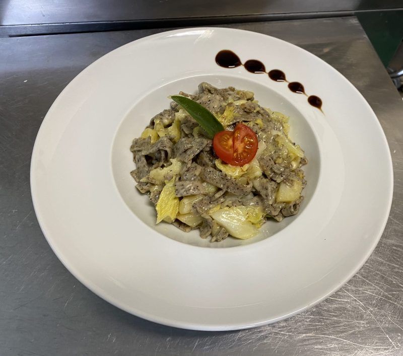 Locanda con alloggio e cucina tipica  - Ristorante degli Amici