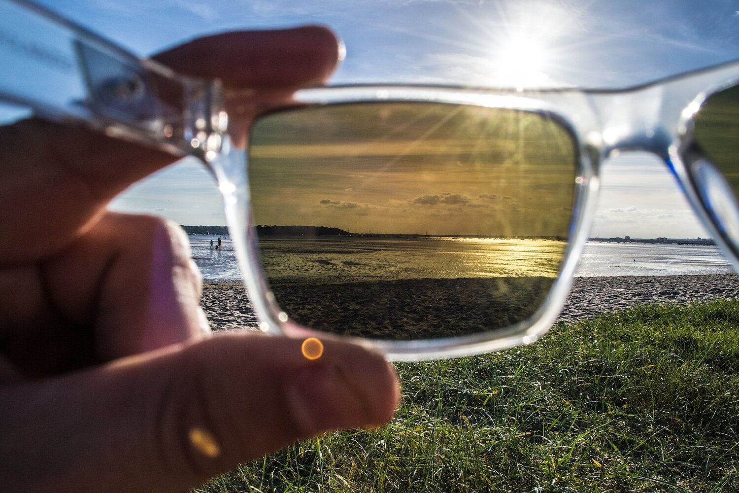 Sonnenbrille mit Gelb Effekt