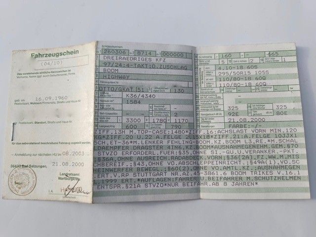 Ein Stück Papier mit der Aufschrift „Fahrschein“