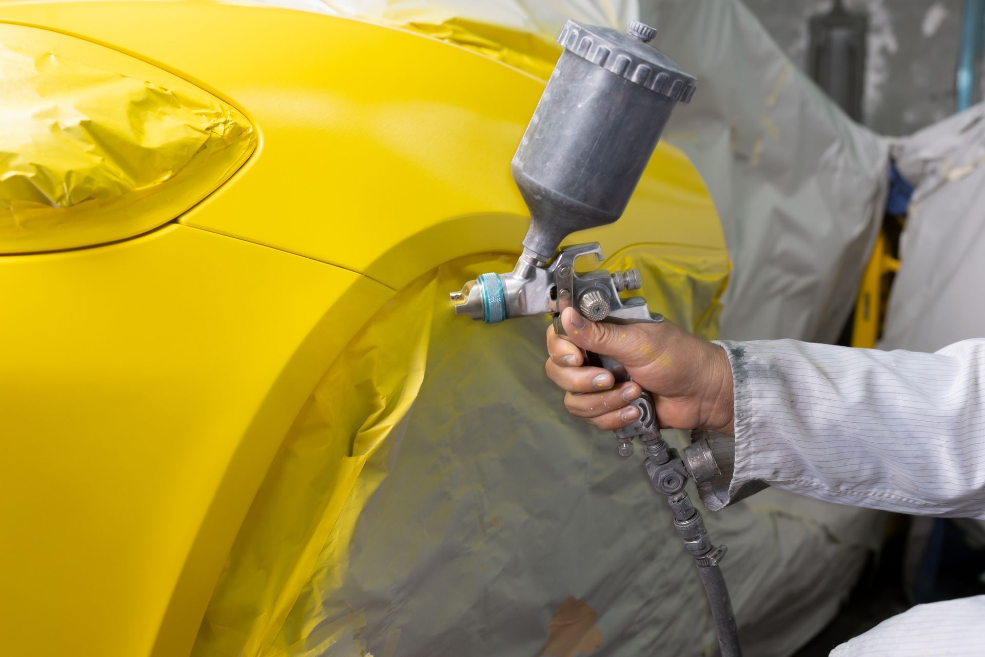 Peinture voiture en jaune