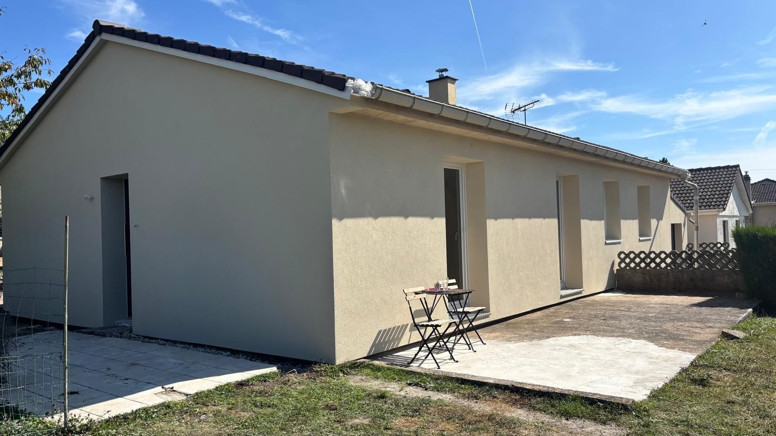Maison de plein pied avec façade rénovée