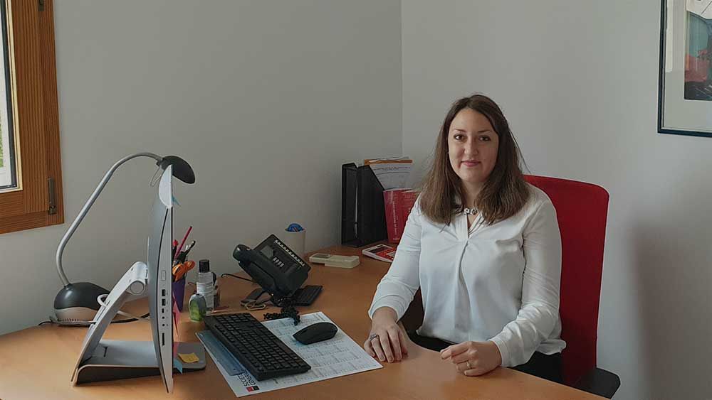 Portrait de Annelyse Bois, avocate