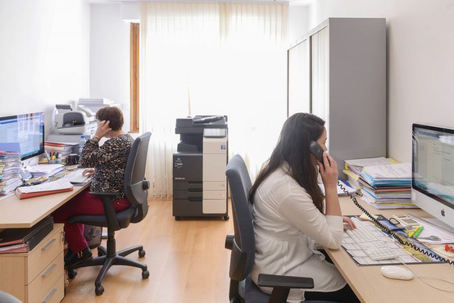 Réceptionnistes aux téléphones