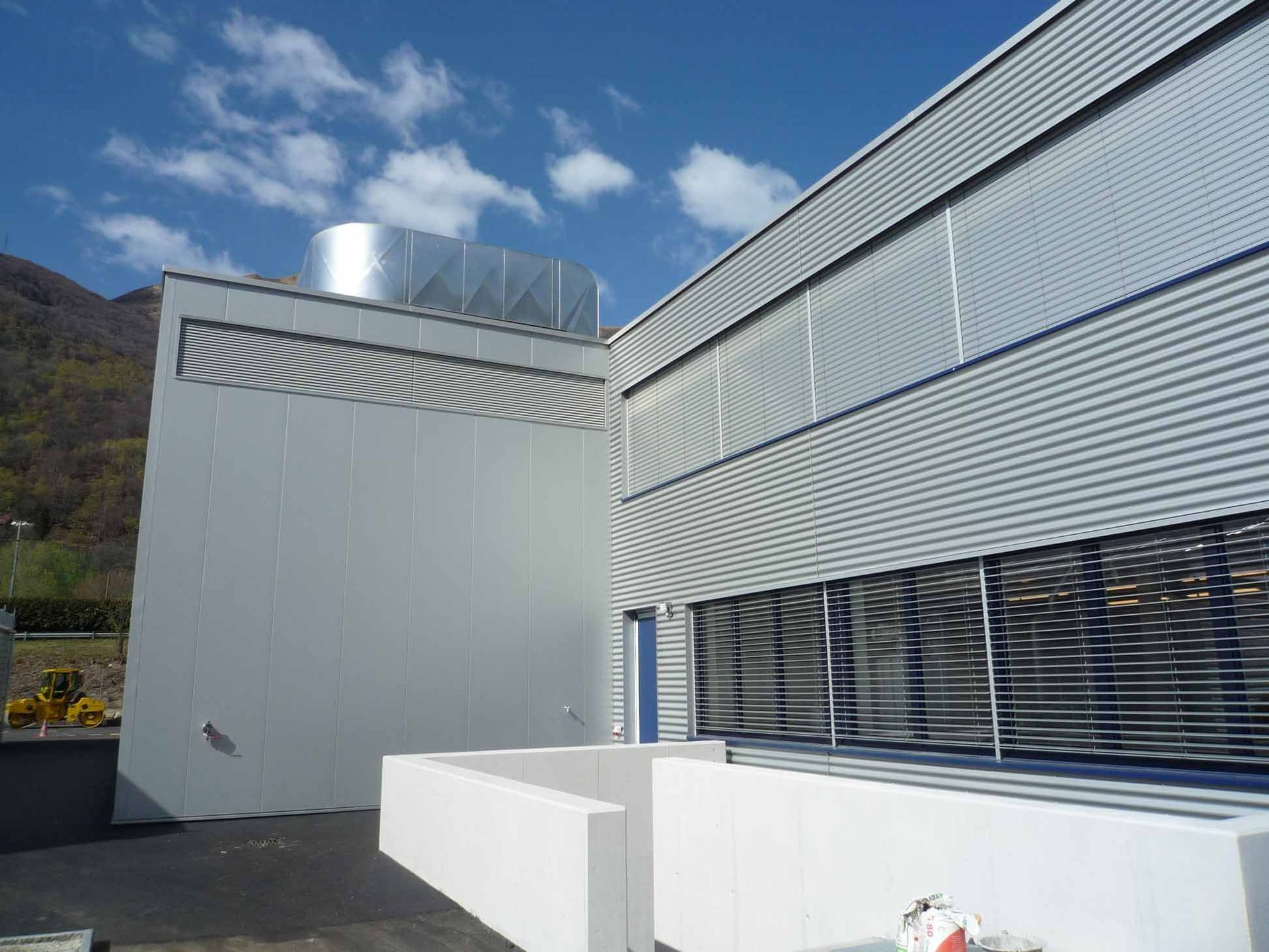 Stabile industriale Rivera