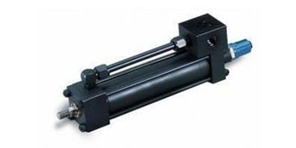 Cylindre hydraulique noir avec tige et raccord bleu sur fond blanc