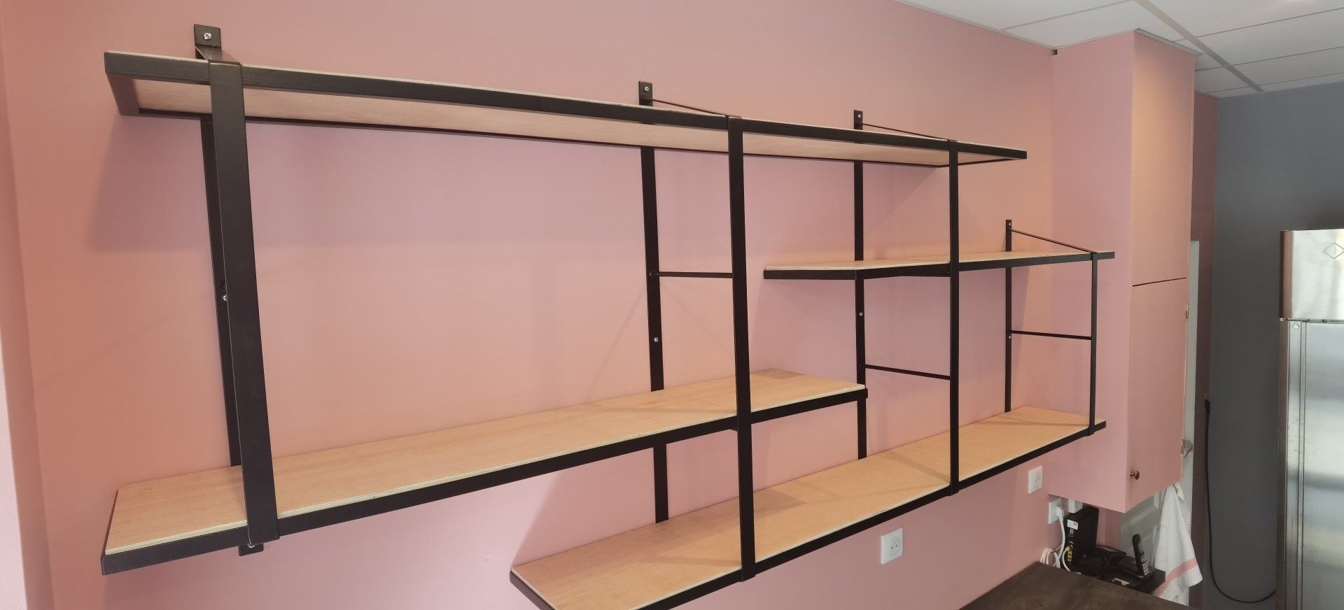 Rangement en bois et métal