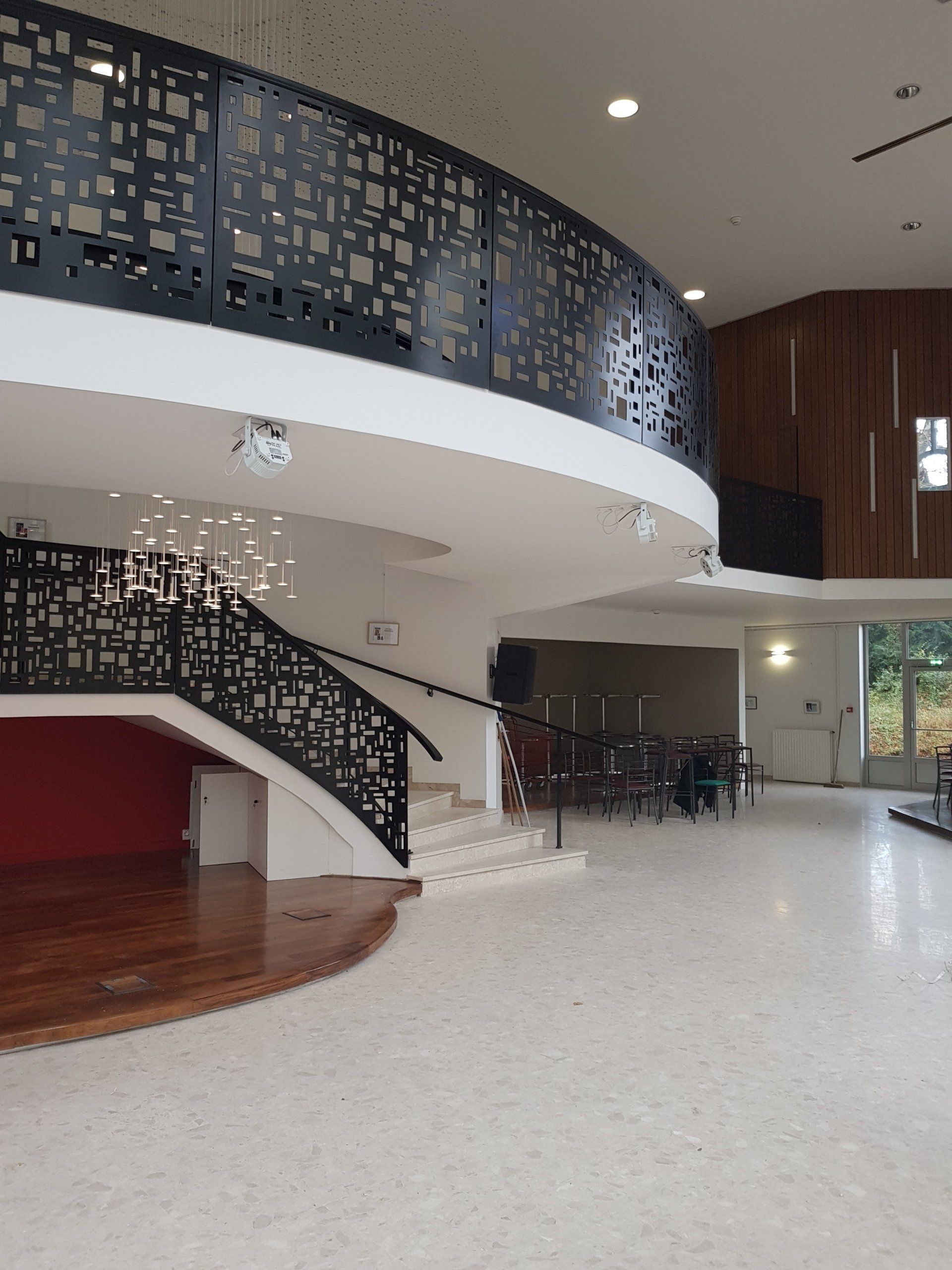 THEATRE DONALD CARDWEL -DRAVEIL