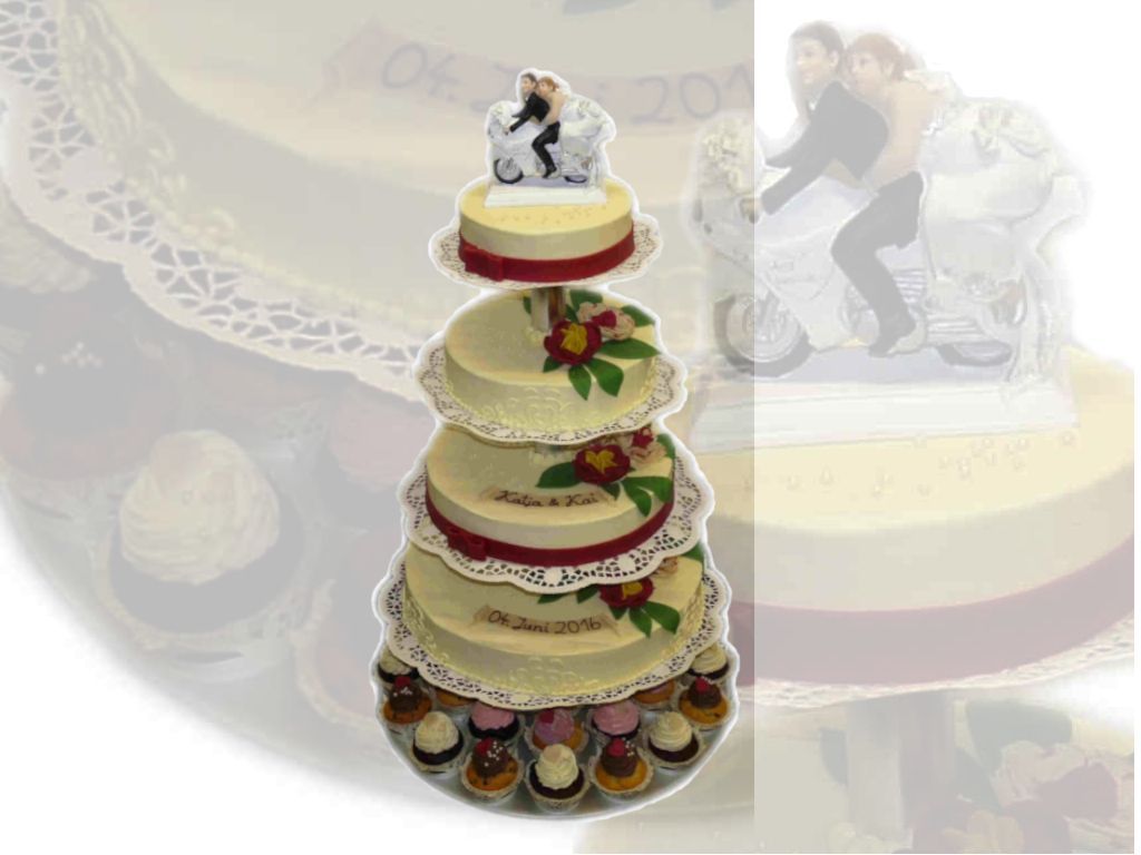 Hochzeitstorte, 5-stöckig
auf Gestell 