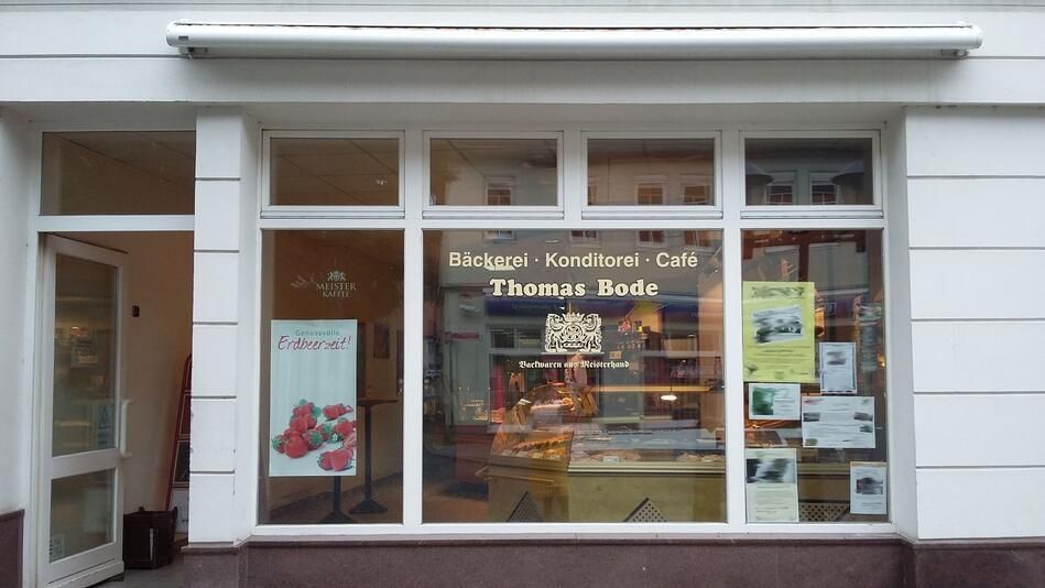 Ein Laden mit einem Schild mit der Aufschrift „Thomas Bode“