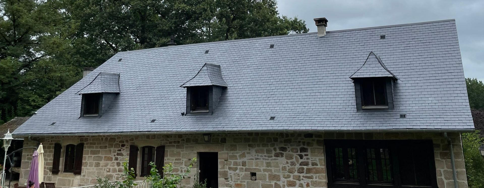 Une toiture en ardoise