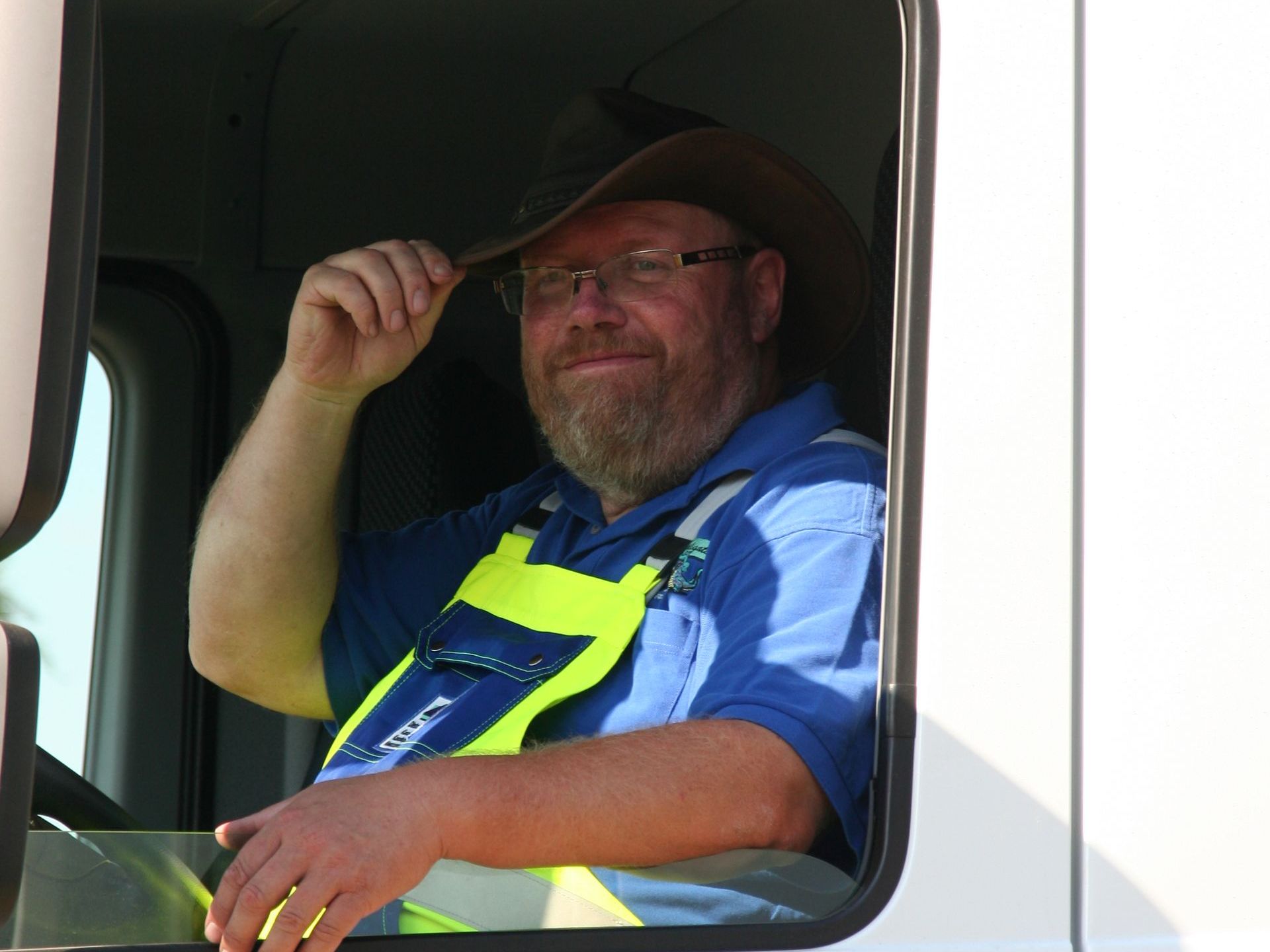 Geschäftsführer Dietmar Schopf im Kanalreinigungswagen