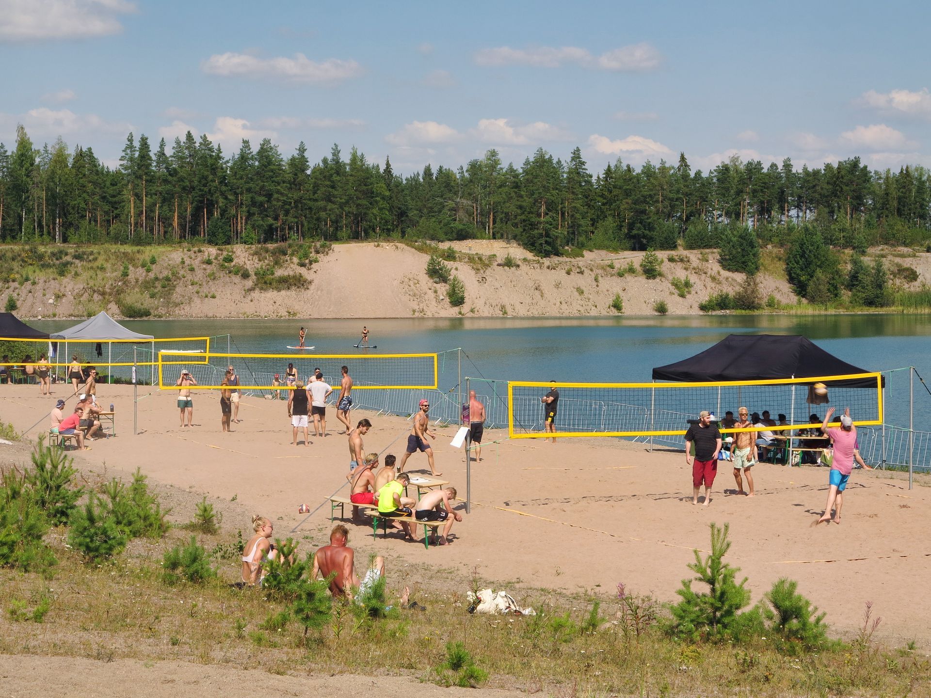 Melliläjärven kesäriemua beachvolleyn parissa. Kuva Leila Tapaninen.