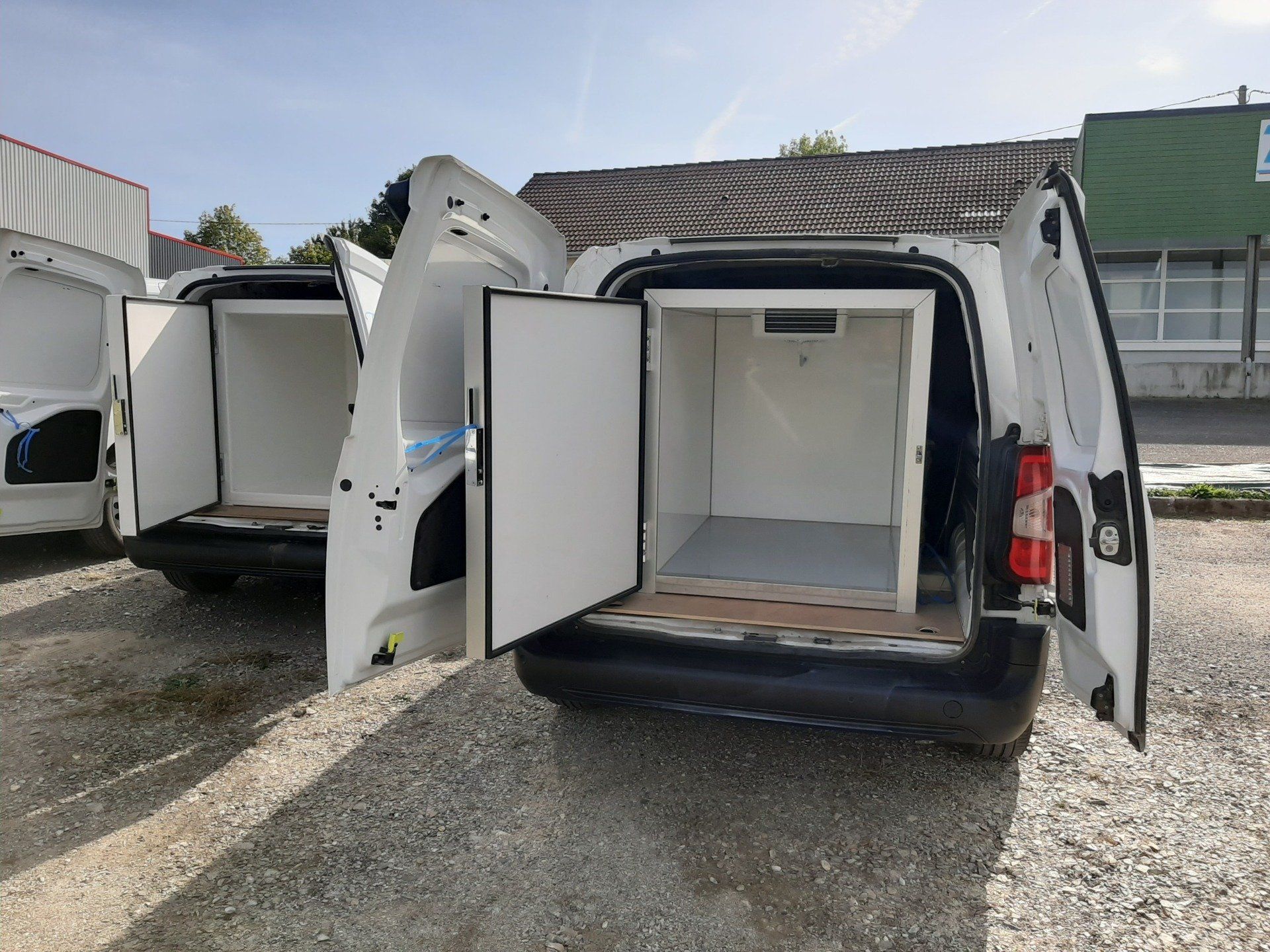 Véhicule réfrigéré