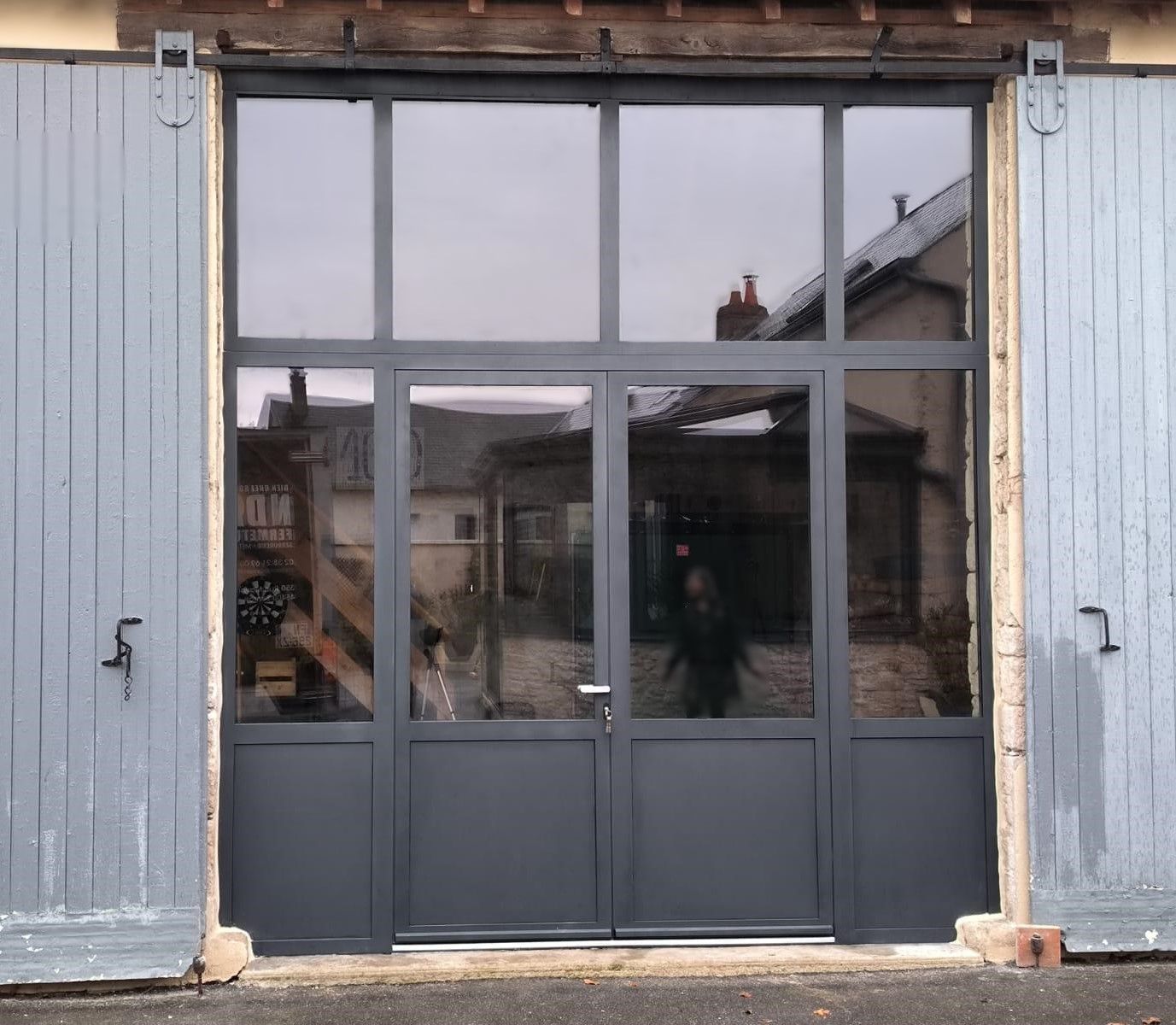 Pose de verrière dans un atelier SCEA