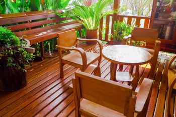 Terrassenmöbel aus Holz