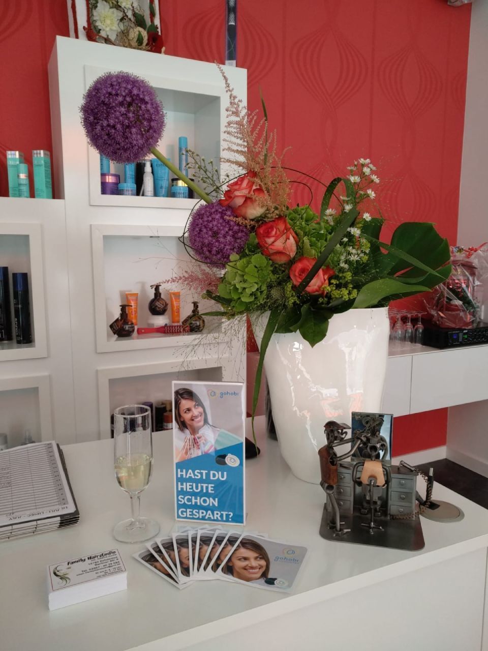 Rezeption mit großem Blumenstrauß